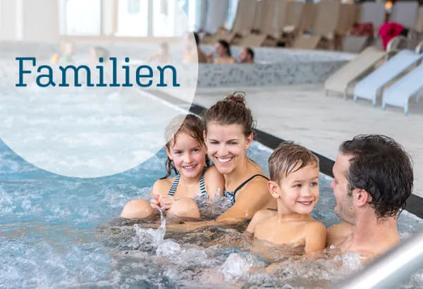 Familie im Pool